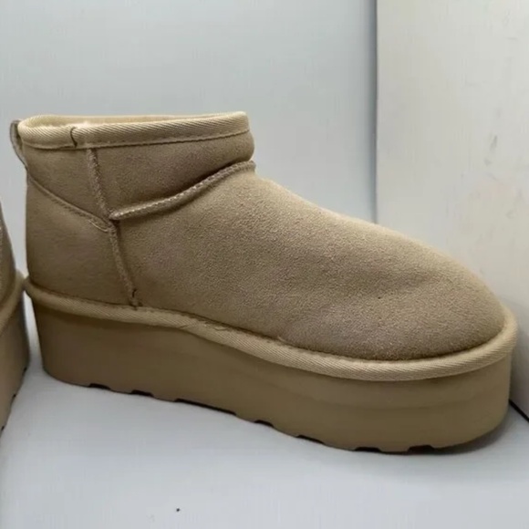 CUSHIONAIRE SUEDE PLATFORM ANKLE BOOT W/MEMORY FOAM NWT 8-WIDE SAND - Picture 5 of 7